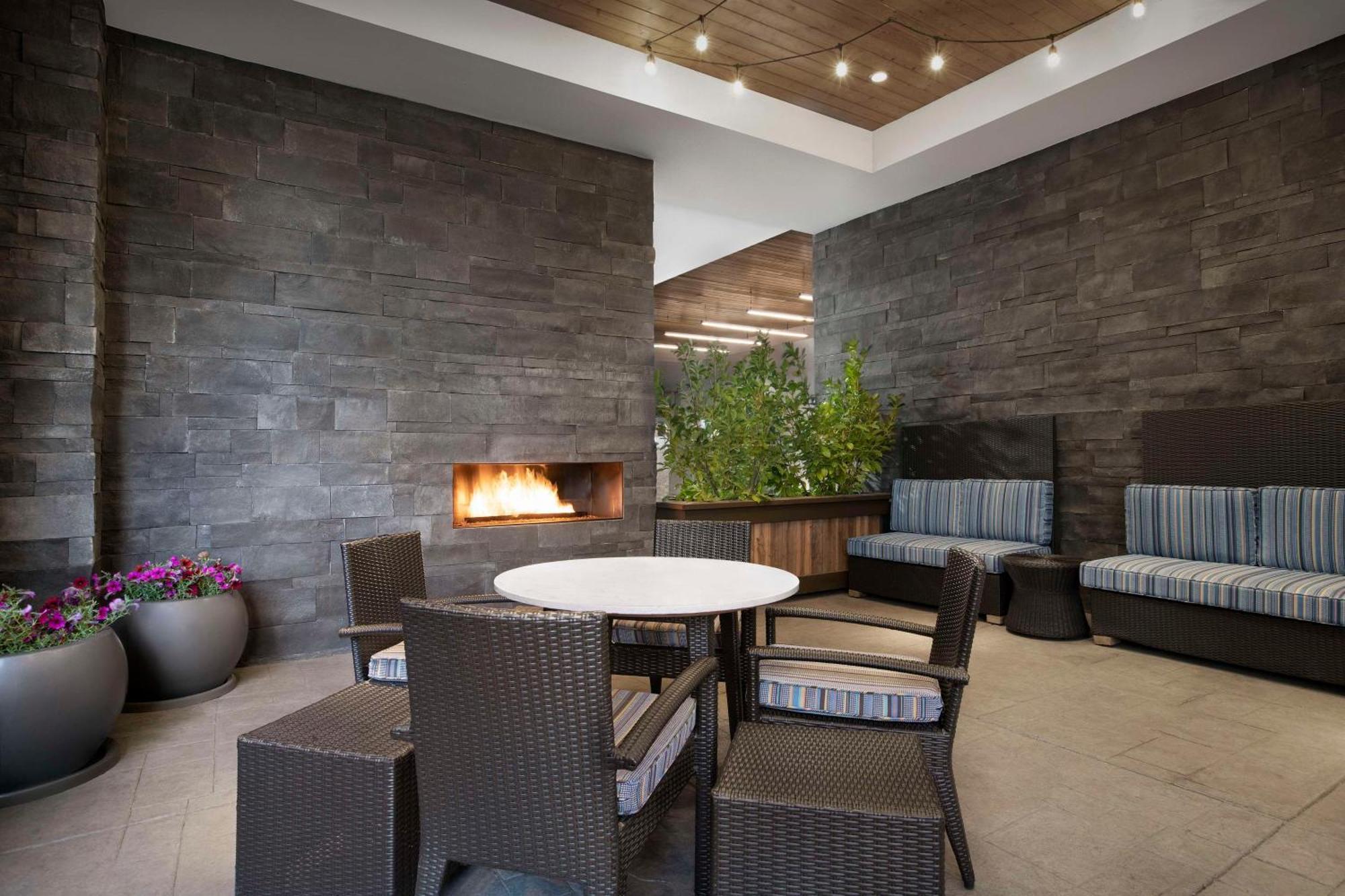 Home2 Suites By Hilton Eugene Downtown University Area Экстерьер фото
